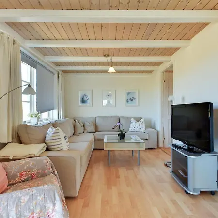 Sade - 300m From The Sea By Interhome